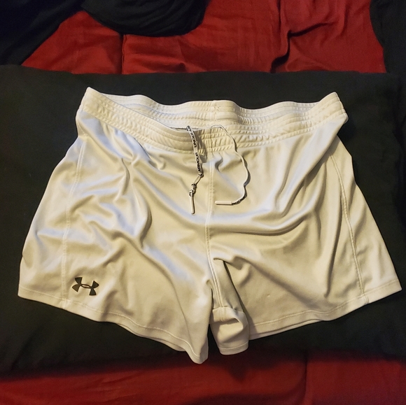 Under Armour Pants - Womens Under Armour shorts